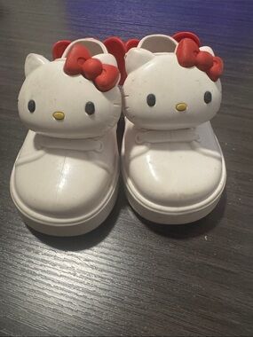 Mini Melissa Hello Kitty White rubber slip on shoes for toddler size 6